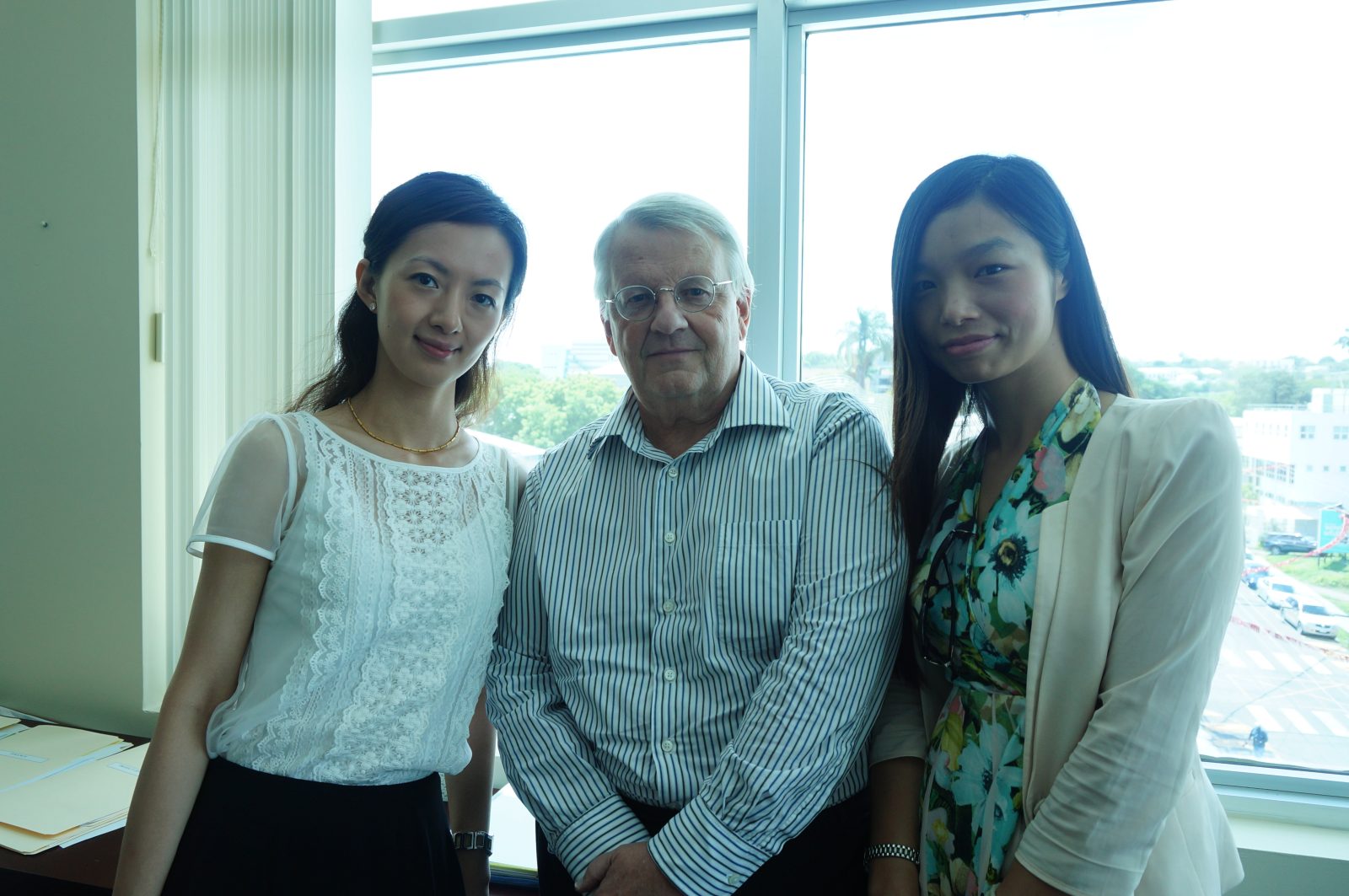 2015年创始人Selena在安提瓜投资入籍局CIU与首席执行官Donald会谈